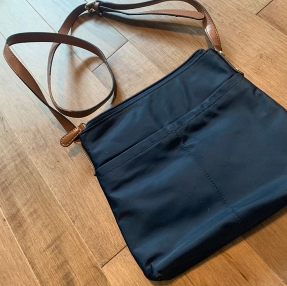 Calvin Klein navy blue purse with brown adjustable shoulder strap. EUC! - Picture 3 of 6